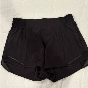 lululemon athletica Hotty Hot High Rise Lined Short 4”